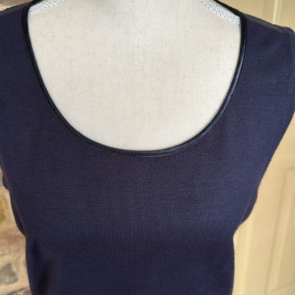 Audrey & Grace Navy Blue Shell Tank Simple Sleeveless Classic Satin Trim Size L - Picture 5 of 11